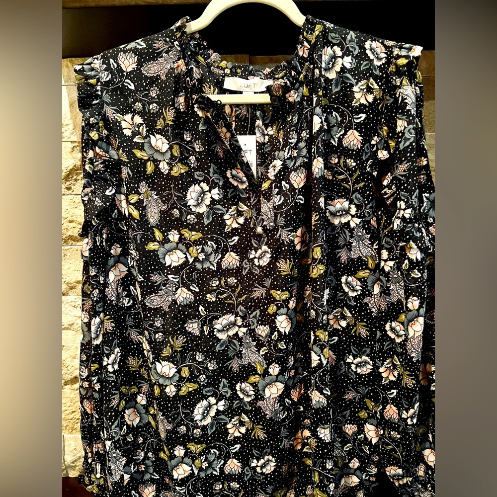 LOFT Dark Floral Garden Ruffle Sleeve Flowing Blouse <3